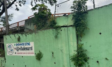 tapia a punto de colapsar pone en peligro a niños