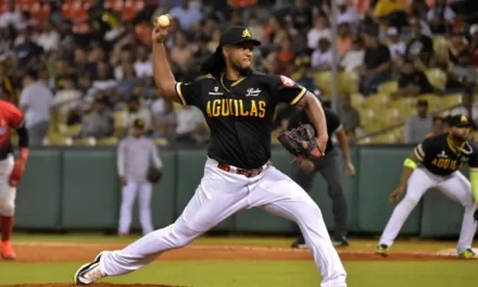 Águilas logran dominar a Leones con gran bordado de De la Cruz y Taveras