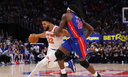Towns firma doble-doble y los Knicks toman el liderato del Atlántico