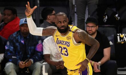 LeBron James siembra dudas sobre su futuro