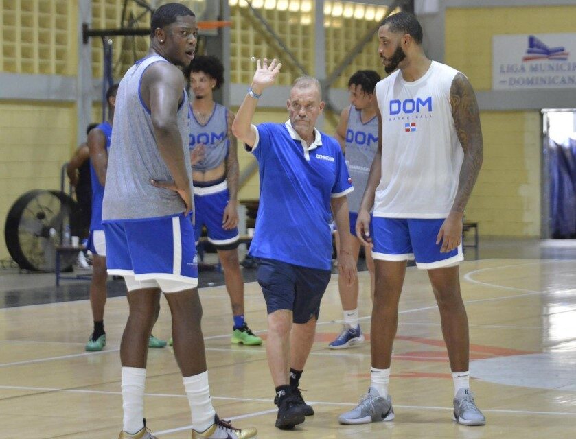 Fedombal presenta lista 24 jugadores disponibles