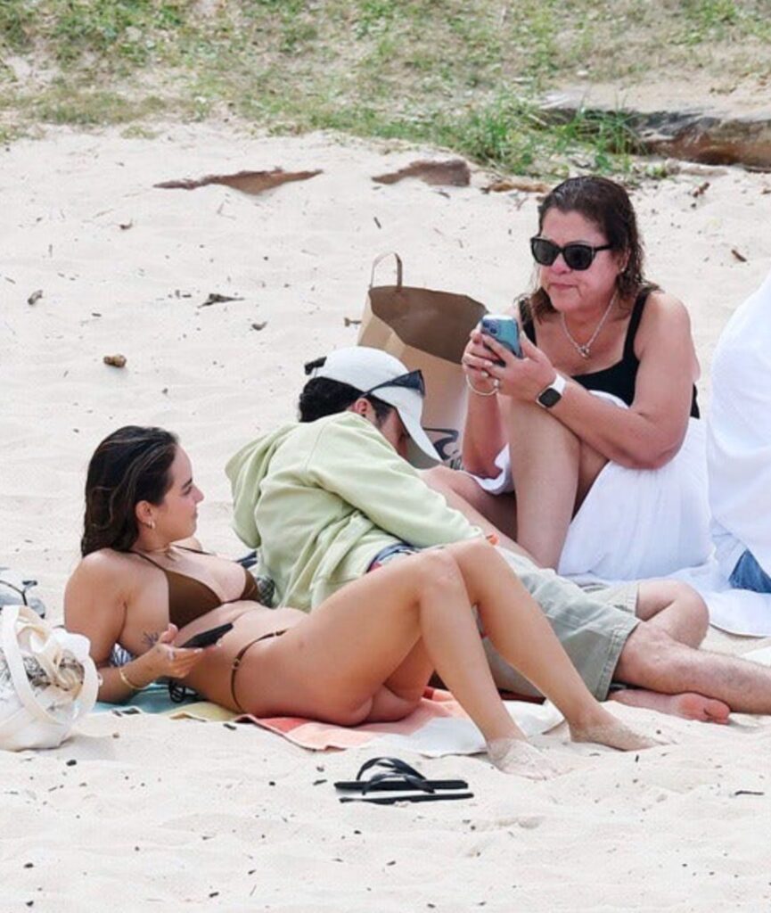 Bad Bunny y su expareja Gabriela desatan rumores de reconciliación al ser vistos en la playa - Noticias de hoy en República Dominicana | último minuto