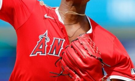 José Soriano averiguación ganar decano consistencia en en el montículo para los Angels
