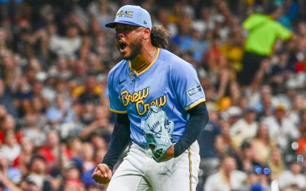 Freddy Peralta decide no vestir el uniforme de RD en el Clásico Mundial | De Final Minuto