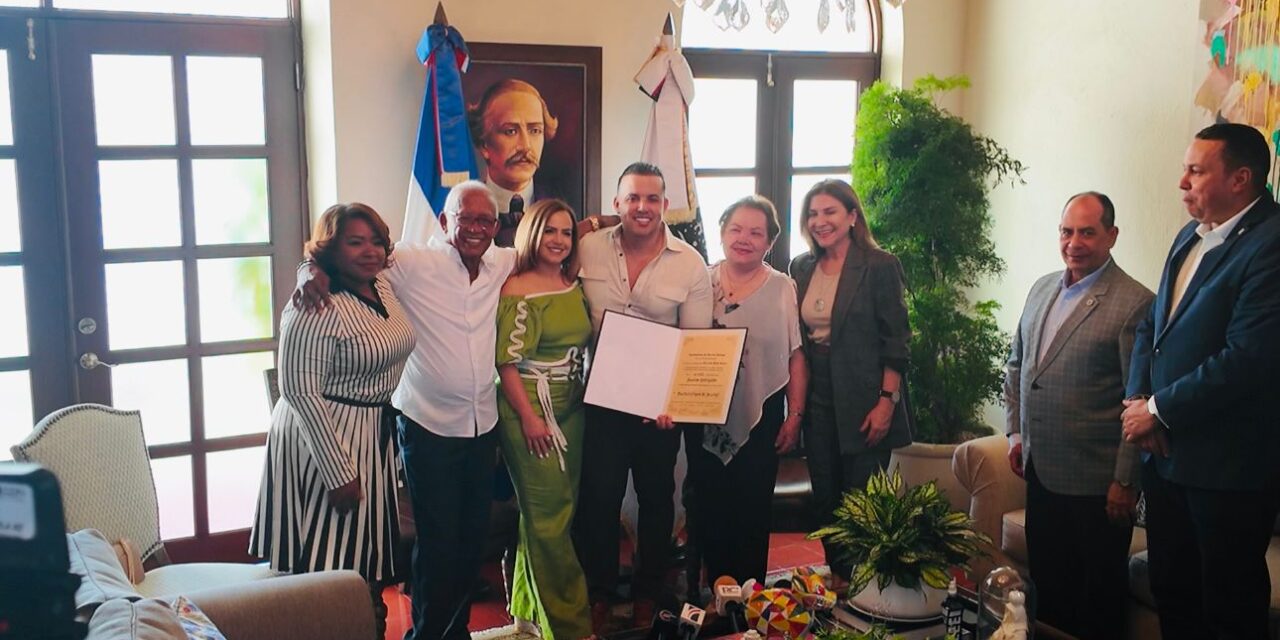 El Blachy tras ser patente Municipio Distinguido de SD: “Estoy muy contento y agradecido”