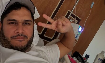 Juan Carlos Pichardo hospitalizado con pulmonía