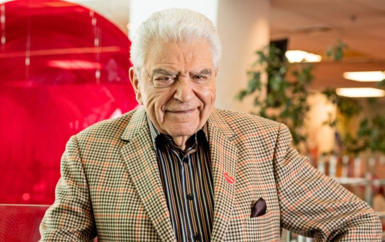 Don Francisco denuncia uso de su imagen para estafas