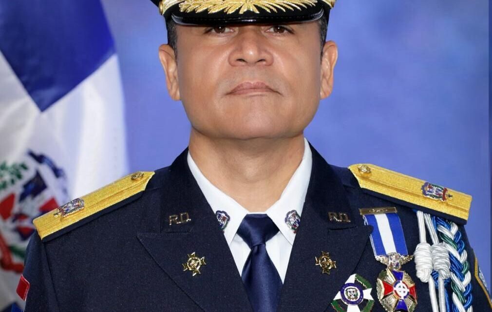 Abinader designa a Andrés Modesto Cruz Cruz como nuevo director de la Policía Nacional