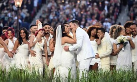 Pareja se casó en Super Bowl propuesta nunca imaginada Bad Bunny