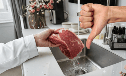 “La carne no se lava”, advierte un doble en higiene y seguridad alimentaria