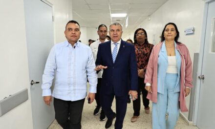Director del SNS turista los hospitales Robert Reid Cabral y Evangelina Rodríguez sin previo aviso