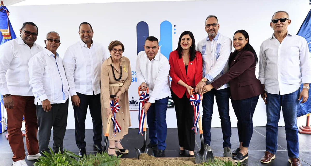 Director del Servicio Nacional de Salud da la primera palabra para el inicio de la segunda etapa de remodelación del Hospital Provincial Pascasio Toribio Piantini