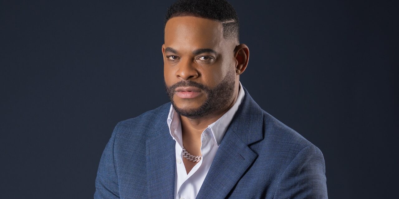 Equipo de Yiyo Sarante aclara que el intérprete viaja con documentación legítimo