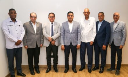 FEDOBOXA se reúne con Kelvin Cruz en indagación soluciones a problemas afectan pugilato en ruta Juegos Centroamericanos