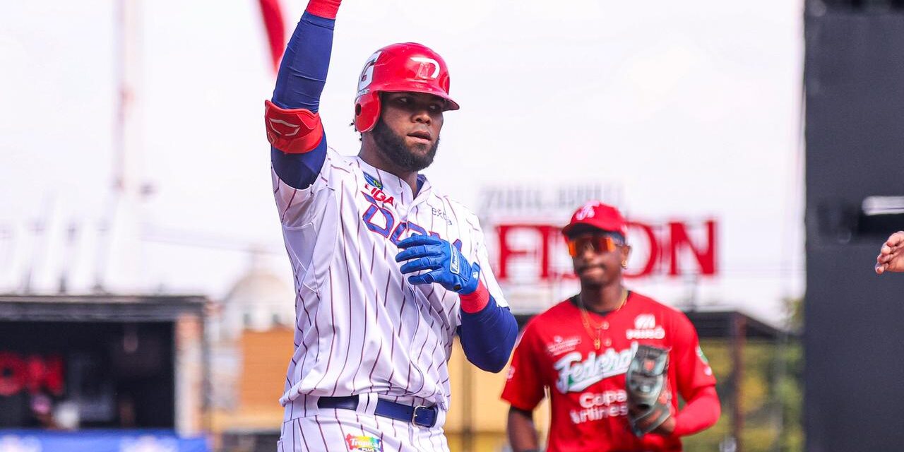 El Escogido derrota a Panamá 16-15 en fiesta de batazos; sigue invicto 3-0 en la Serie del Caribe