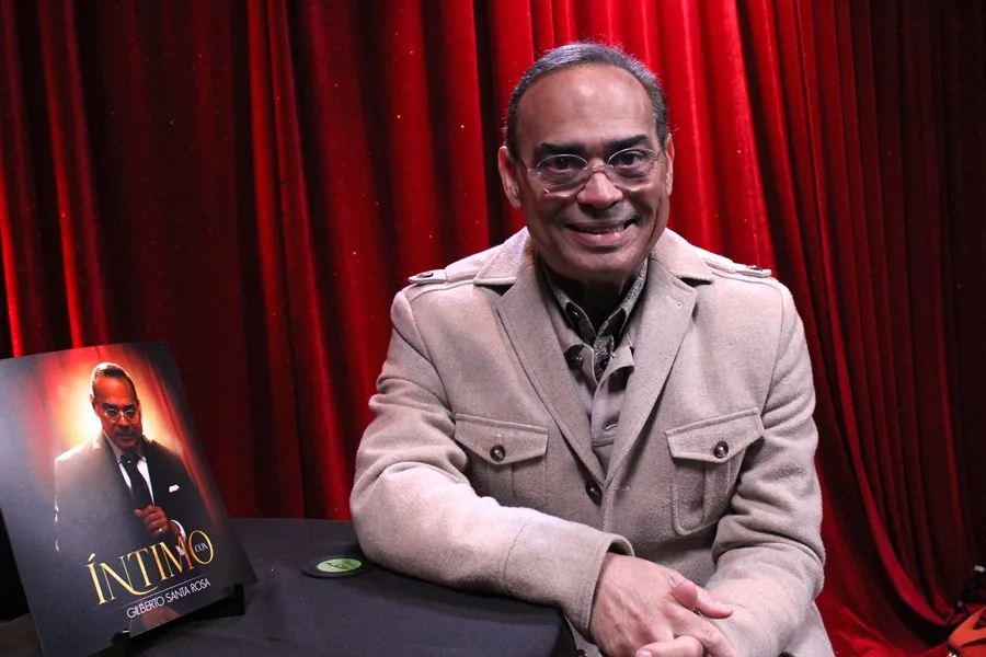 Gilberto Santa Rosa revela su costado 'Íntimo' y celebra