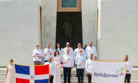 Refidomsa honra a los Padres de la Patria