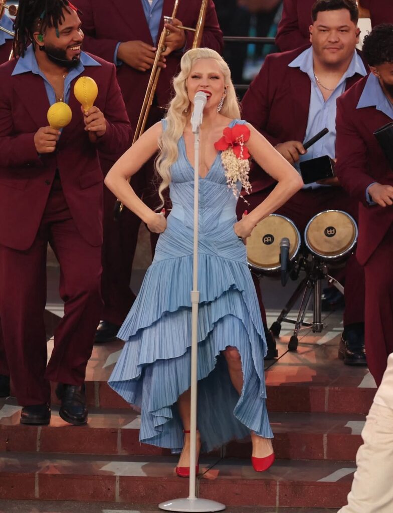 La diseñadora dominicana Luar vistió a Lady Gaga en el show del Super Bowl - Noticias de hoy en República Dominicana | último minuto