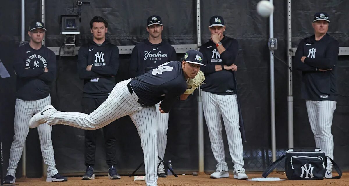 Prospecto RD impresiona en prácticas Yankees; pulveriza a Aaron Judge con recta a 102.6 mph.