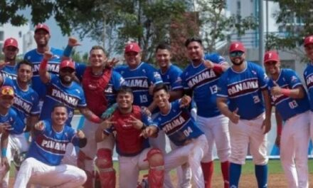 Panamá sorprende a Dominicana en el Panamericano de Softbol