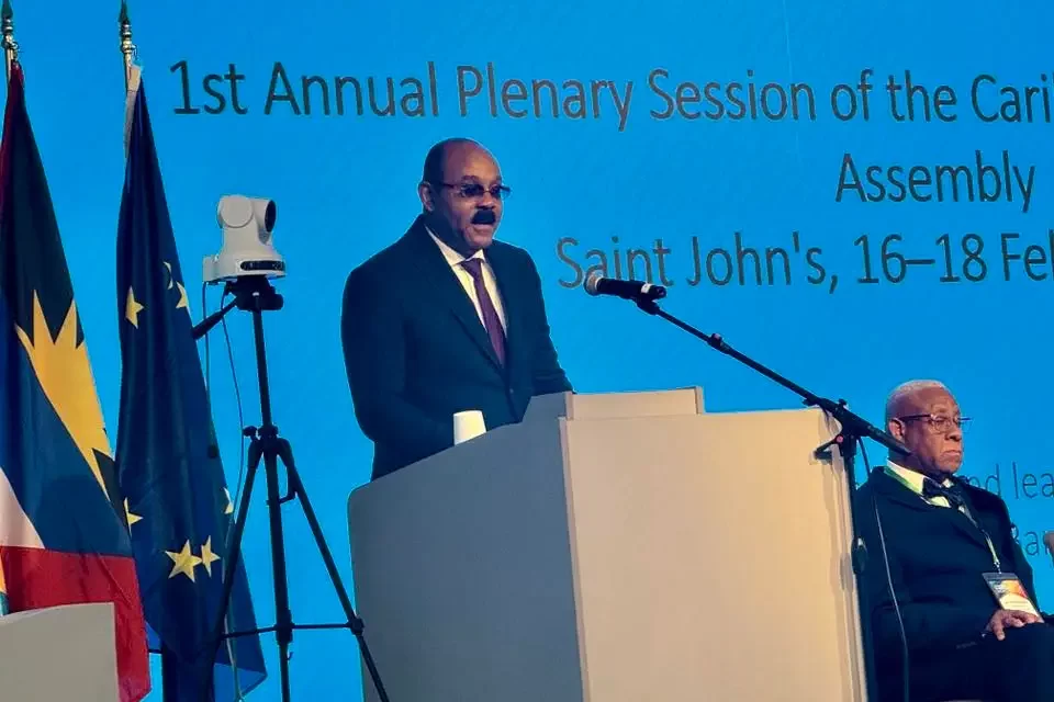 Gaston Browne insta a ampliar la cooperación entre la UE y el Caribe para apoyar a Haití
