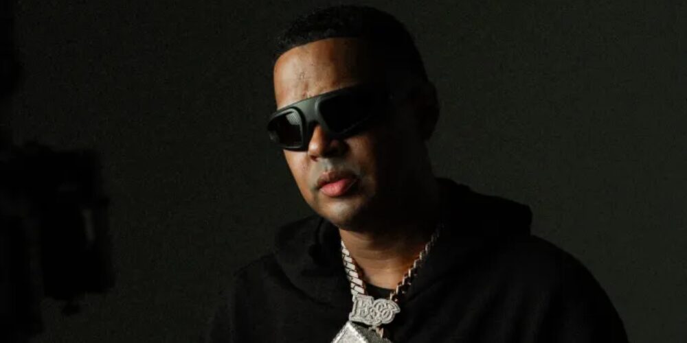 Alofoke se suma como Insider en la transmisión detrás de suceso de Premio Lo Nuestro