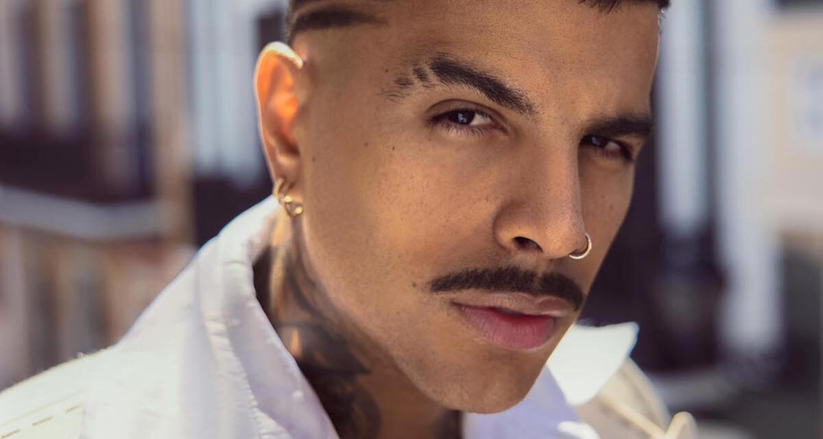 Rauw Alejandro debutará como actor en la película de Guy Ritchie 'Viva La Madness'
