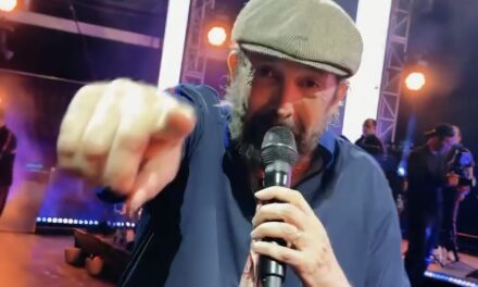 Juan Luis Guerra agradece al manifiesto santiaguero tras multitudinario concierto