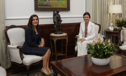 Vicepresidenta Raquel Peña se reúne con embajadora de Estados Unidos, Leah Campos