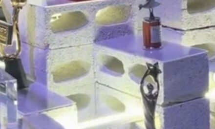 Video filtrado del Super Bowl muestra estatuillas de premios