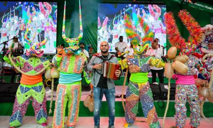 Carnaval de Santiago cierra su tercer domingo convirtiéndose en epicentro del arte y la civilización popular