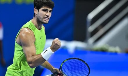 Alcaraz supera a Rublev y mantiene su paso consumado en torno a la final en Doha | De Final Minuto