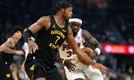 Warriors acuerdan despachar a Jonathan Kuminga y Buddy Hield a los Hawks por Kristaps Porzingis