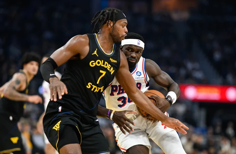 Warriors acuerdan despachar a Jonathan Kuminga y Buddy Hield a los Hawks por Kristaps Porzingis