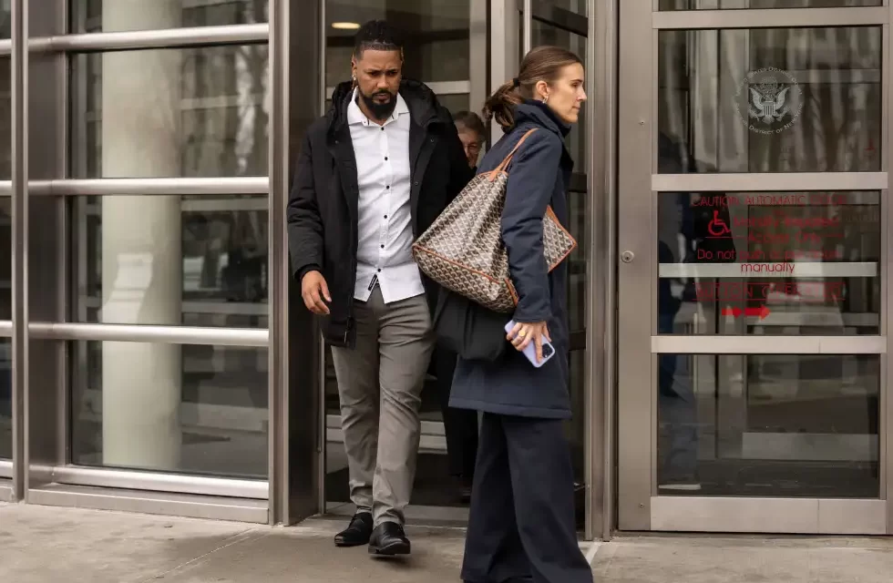 El pleito por apuestas contra Emmanuel Clase y Luis Ortiz podría aplazarse hasta octubre