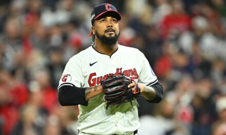 Documento jurídico acusa a Emmanuel Clase de manipular lanzamientos en 48 juegos | De Postrero Minuto