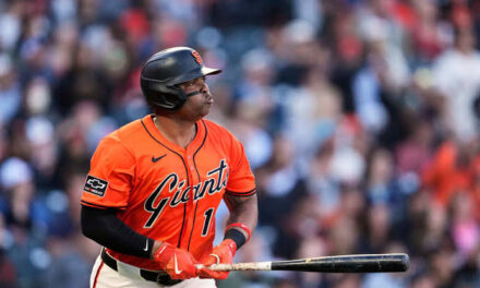 Rafael Devers es preservado por los Gigantes tras molestia en la corva durante la pretemporada | De Final Minuto