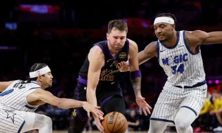 Falta de comunicación entre Luka y LeBron provoca derrota Lakers