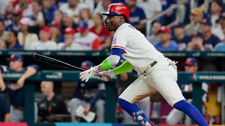 Perdomo deja detrás la polémica del Clásico y se reencuentra con el umpire Cory Blaser | De Extremo Minuto