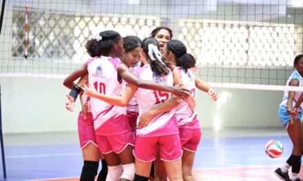 Distrito Nacional derrota a La Vega en balonvolea de los Juegos de la Mujer | De Extremo Minuto