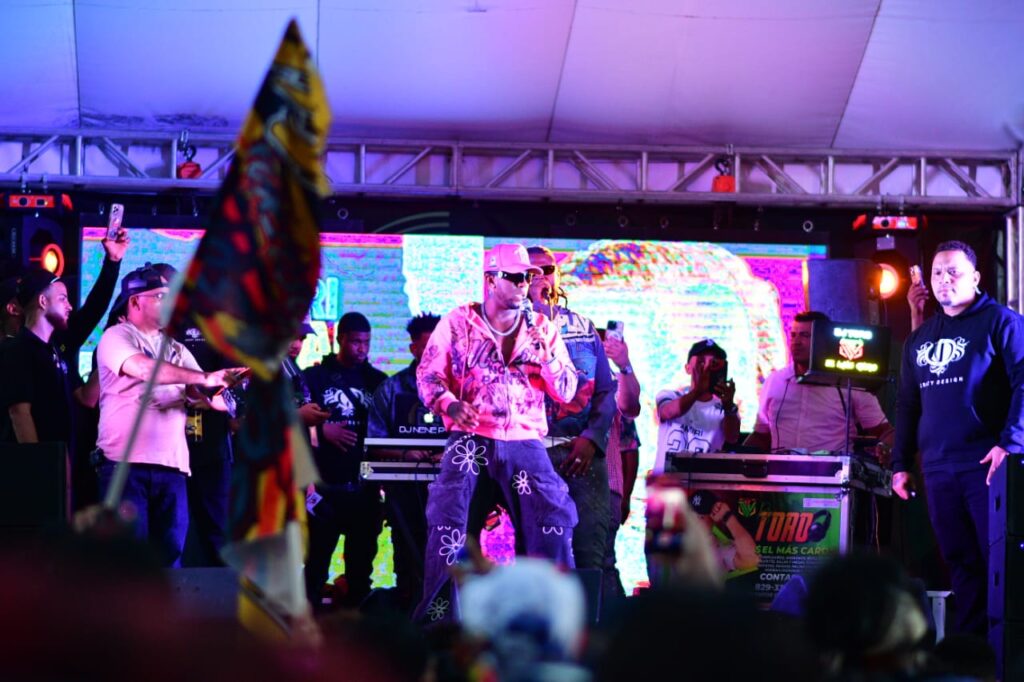 Festituricarnaval reúne a más de 375 mil personas en sus primeros conciertos de pura dominicanidad - Noticias de hoy en República Dominicana | último minuto