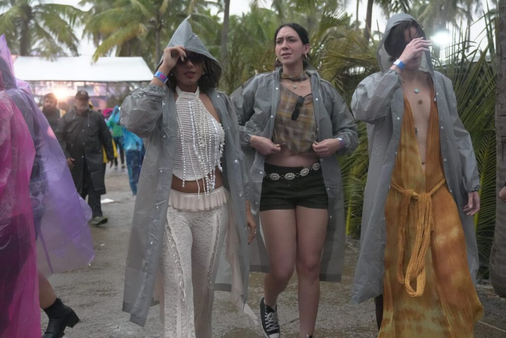 A pesar de la lluvia, la moda se impuso en el festival Isla de la Luz 2026 – Noticias de hoy en República Dominicana | último minuto
