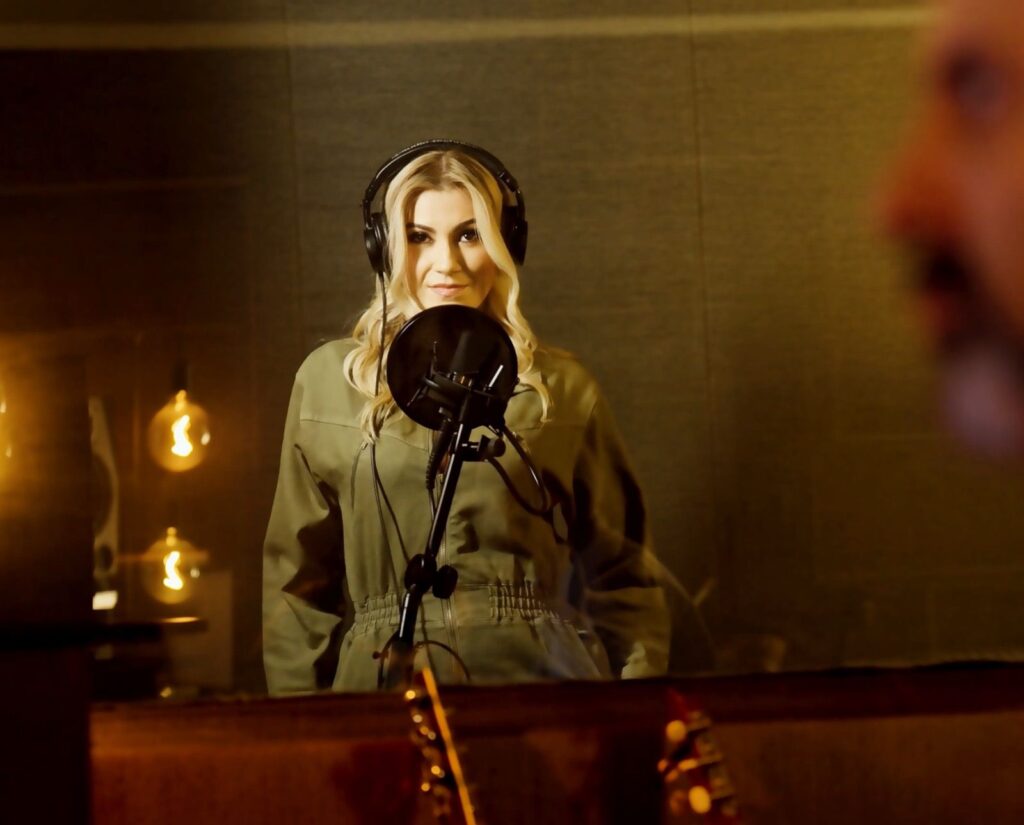 Michell Flores lanza el video oficial de “Celoso 2.0”, el clásico merengue que renace para las nuevas generaciones - Noticias de hoy en República Dominicana | último minuto