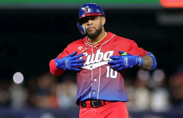 Moncada lidera con poder y defensa el triunfo de Cuba sobre Panamá en el Clásico Mundial | De Extremo Minuto