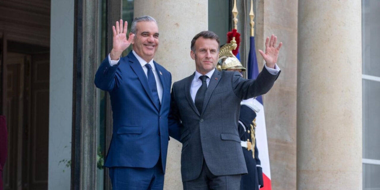 Abinader se reúne con Macron, Francia reafirma apoyo al sistema de transporte de República Dominicana