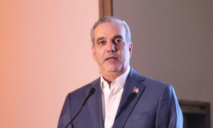 Abinader sondeo estabilizar precios de alimentos y servicios con líderes empresariales