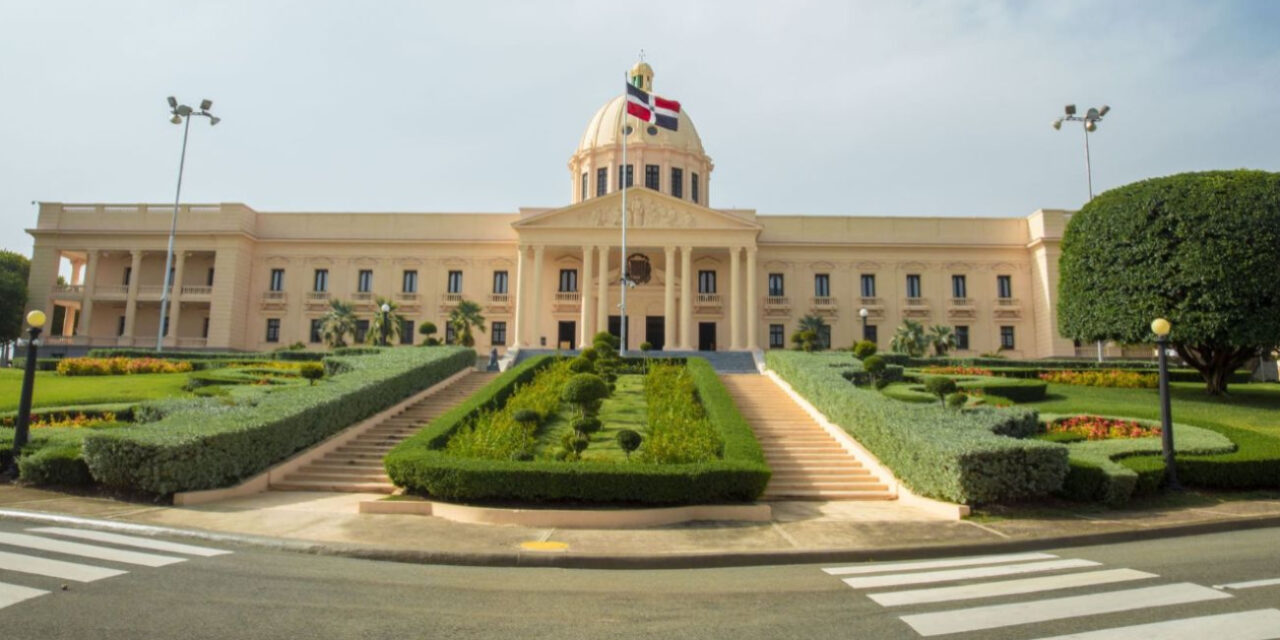 El gobierno inicia el diálogo franquista para asaltar el impacto de la crisis integral