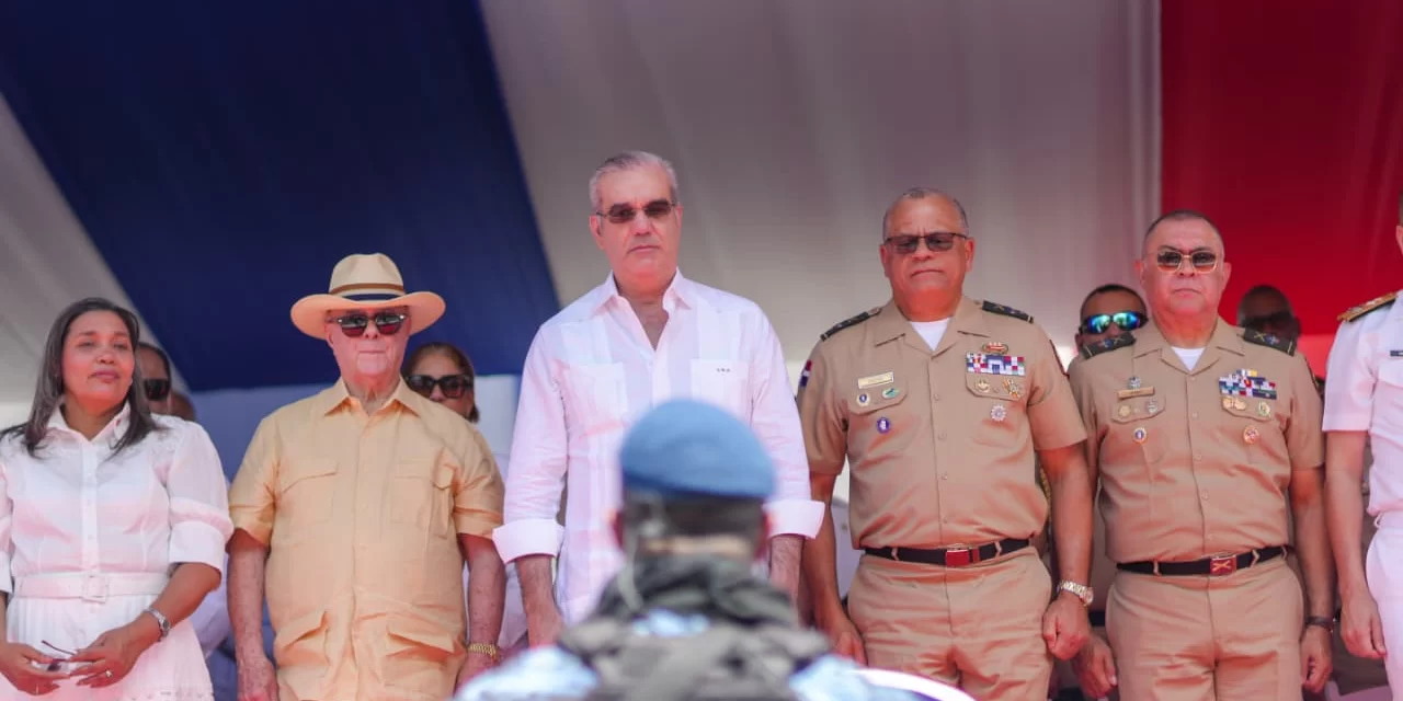 Abinader encabeza desfile por el Aniversario de la Batalla del 19 de Marzo