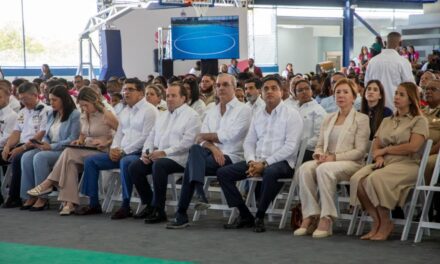 Abinader inaugura engorroso deportivo y pica Juegos Femeninos 2026