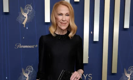 Catherine O'Hara recibe premio póstumo del sindicato más sobresaliente